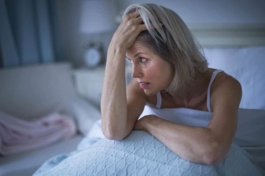 Acupuntura alivia distúrbios do sono da menopausa