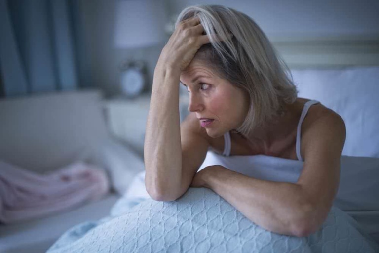 Acupuntura alivia distúrbios do sono da menopausa